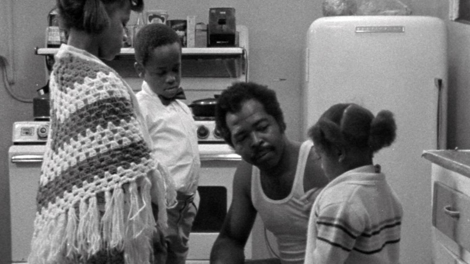 Una imagen de 'Bless their little hearts' (1984), la obra maestra de Billy Woodberry.