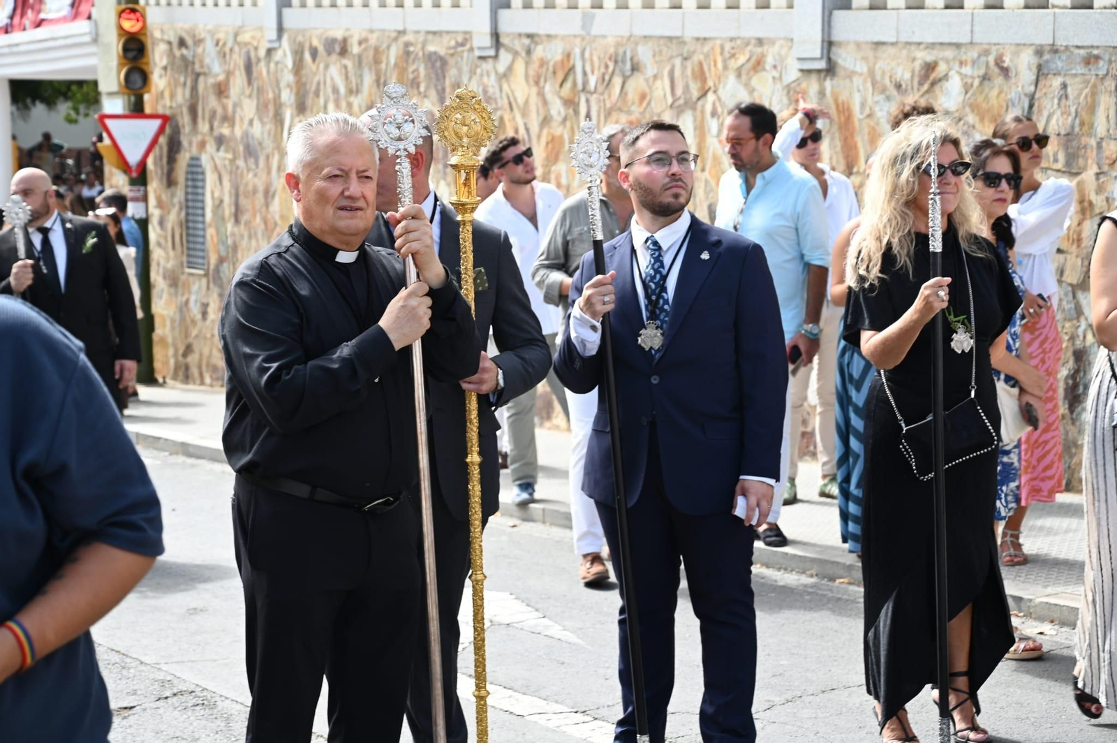 Las mejores imágenes de la salida de la Virgen de la Paz desde la Parroquia de San Sebastián
