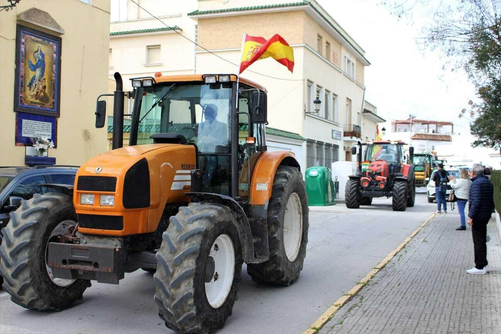 Imágenes de la manifestación en Barbate "por la dignidad" del municipio