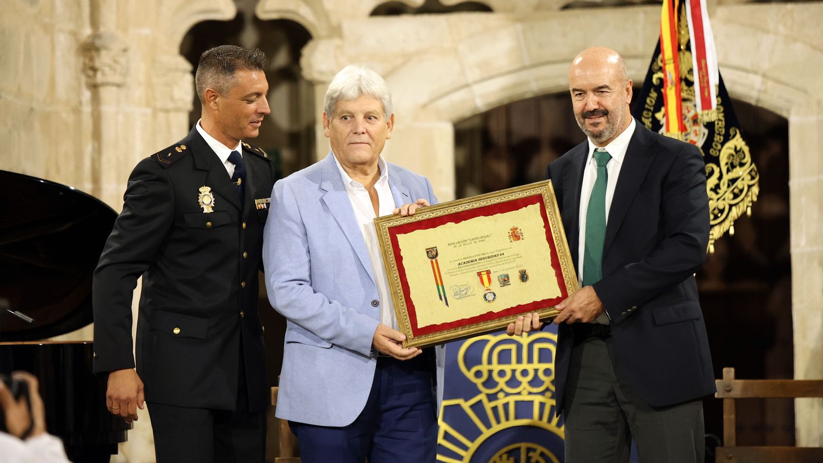 Entrega de medallas de la Asociación Santo Ángel de la Policía Nacional de Jerez
