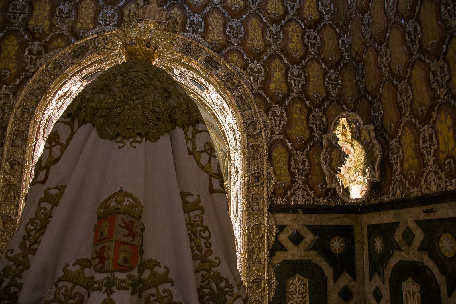 La Macarena se viste de blanco para la Pascua de Resurrección
