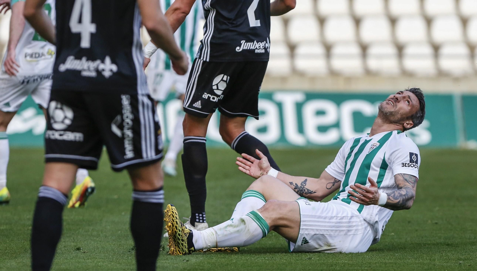 Piovaccari se lamenta tras una ocasión fallada ante el Cartagena, en el último partido del CCF en este curso.
