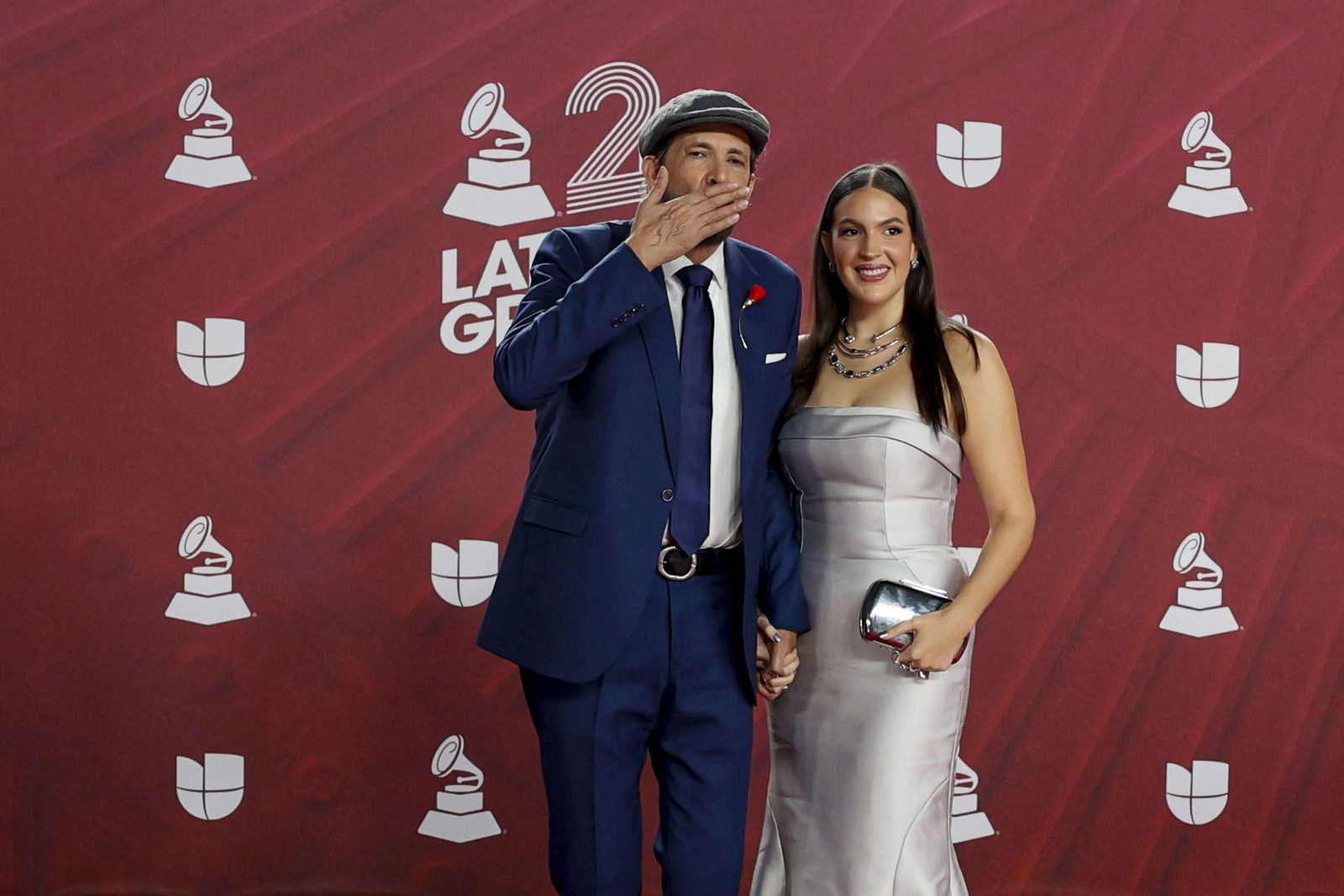 Todos los famosos, tendencias y curiosidades en la alfombra roja de la 25 edición de los Grammy Latinos