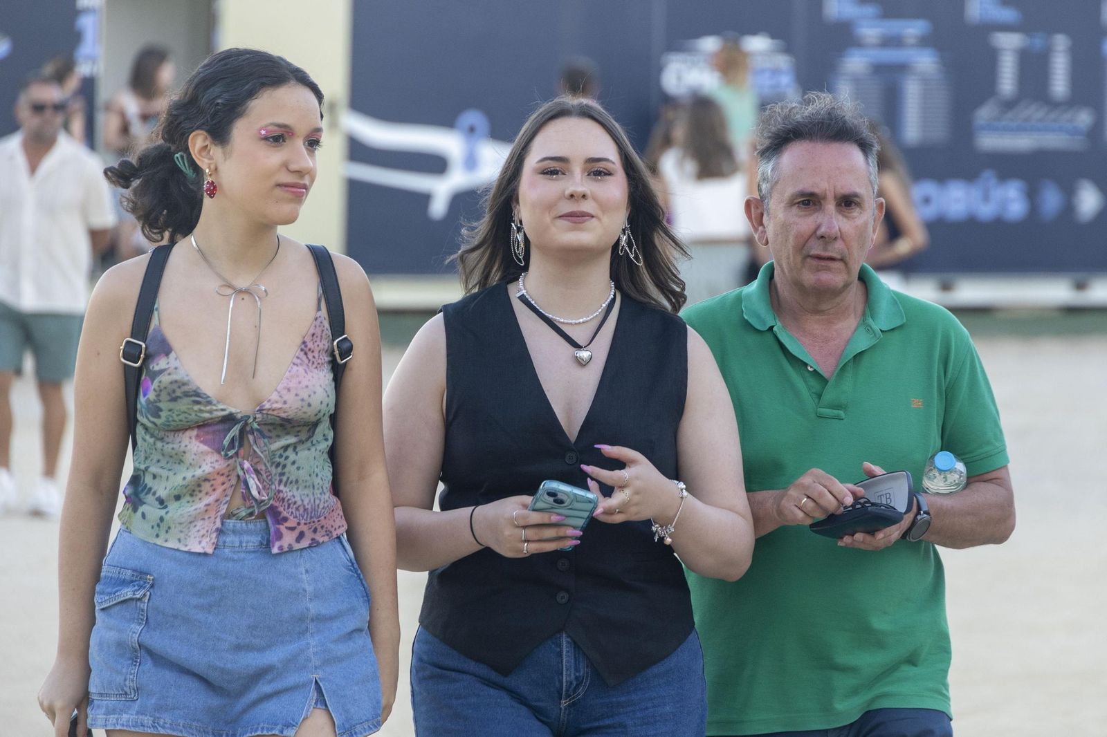 Búscate en las imágenes del concierto de Emilia en Concert Music Festival