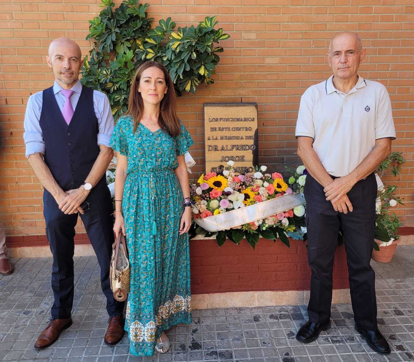 Una imagen del homenaje rendido este viernes al doctor Suar Muro ante las prisiones.