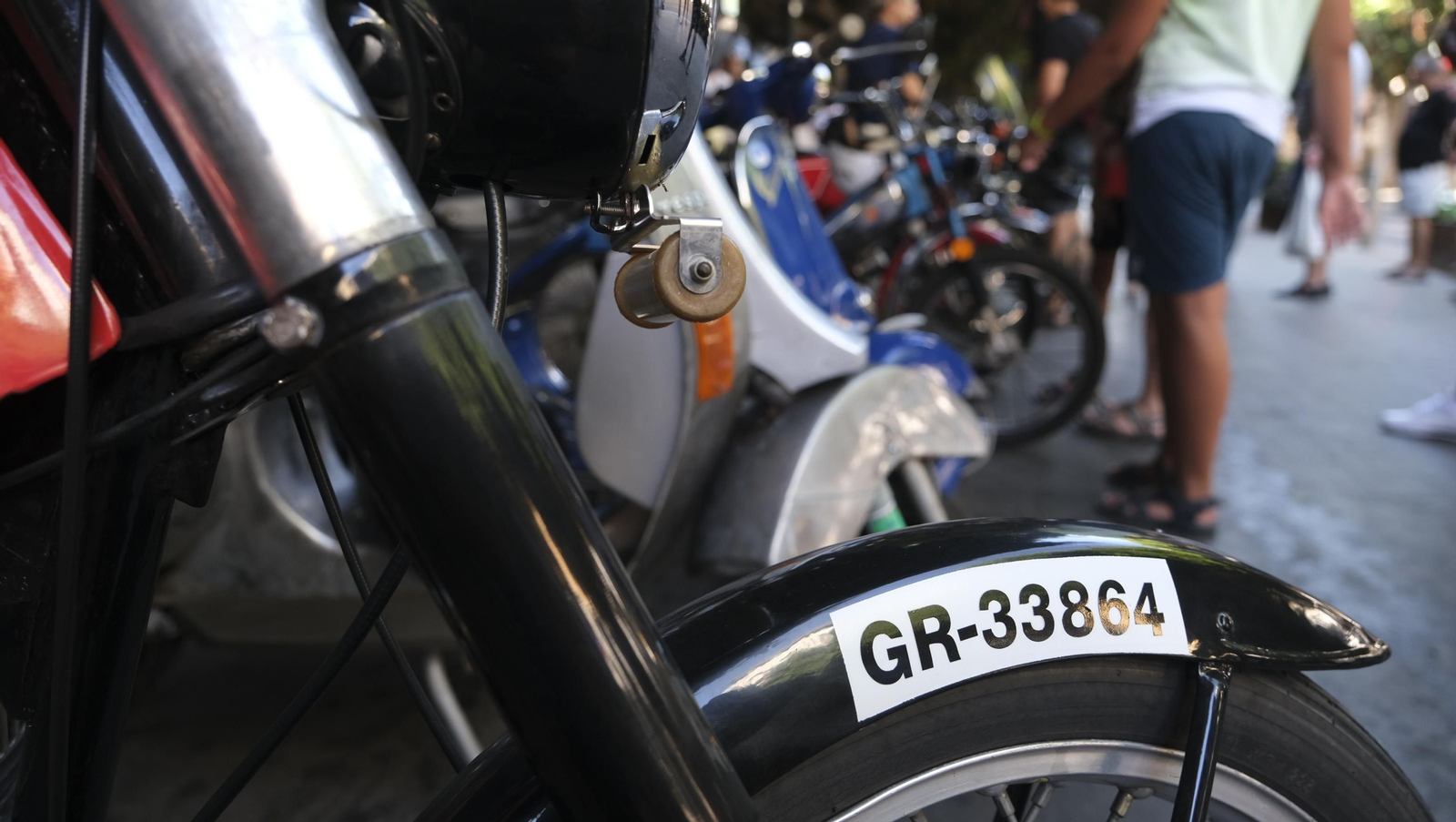 Las motos antiguas dan brillo a la Feria de Almería