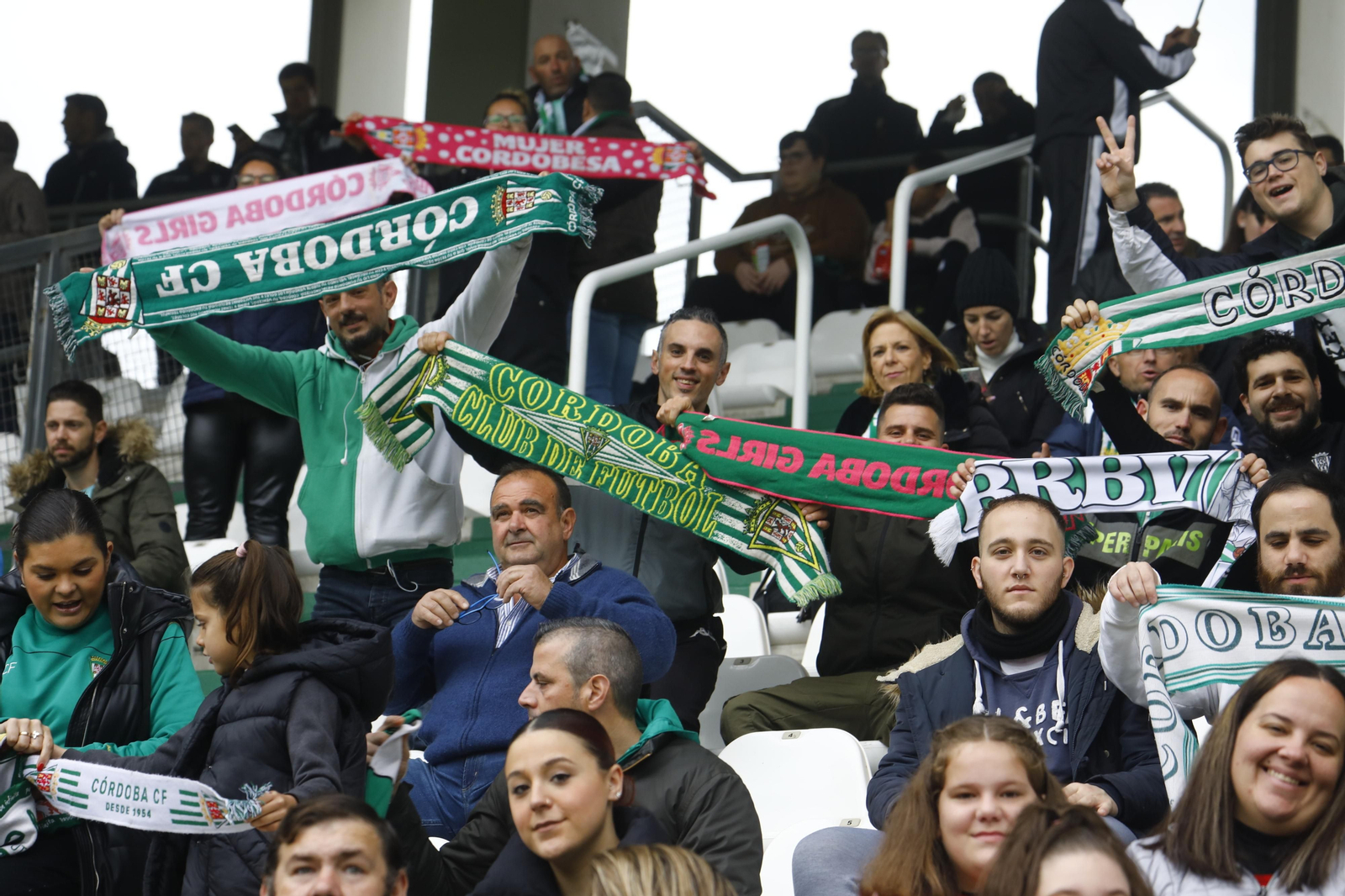 El ambiente en las gradas de El Arcángel para el Córdoba CF - Cultural Leonesa, en imágenes