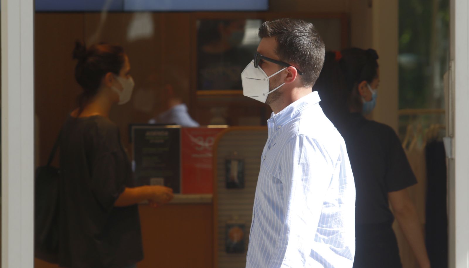 El primer día con mascarilla obligatoria en Córdoba, en fotografías