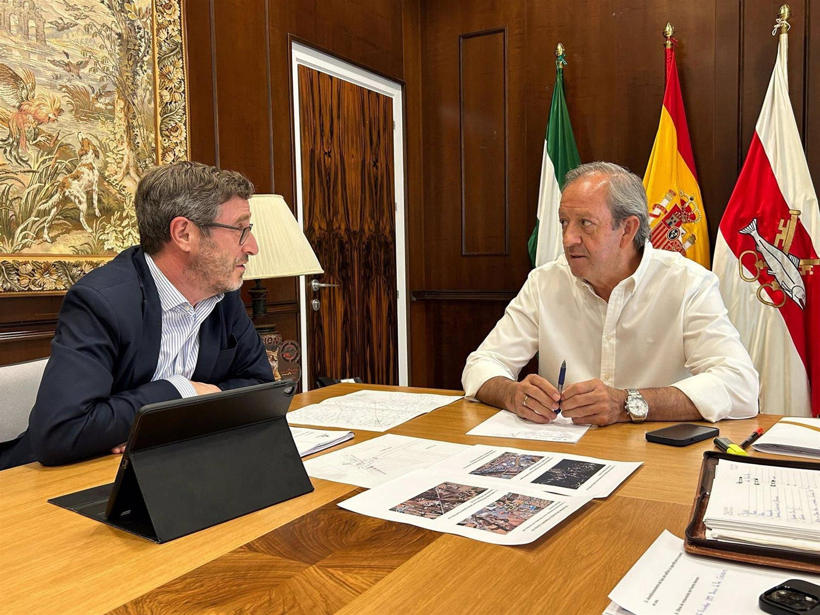 Reunión entre Miguel Contreras y Francisco Carmona.