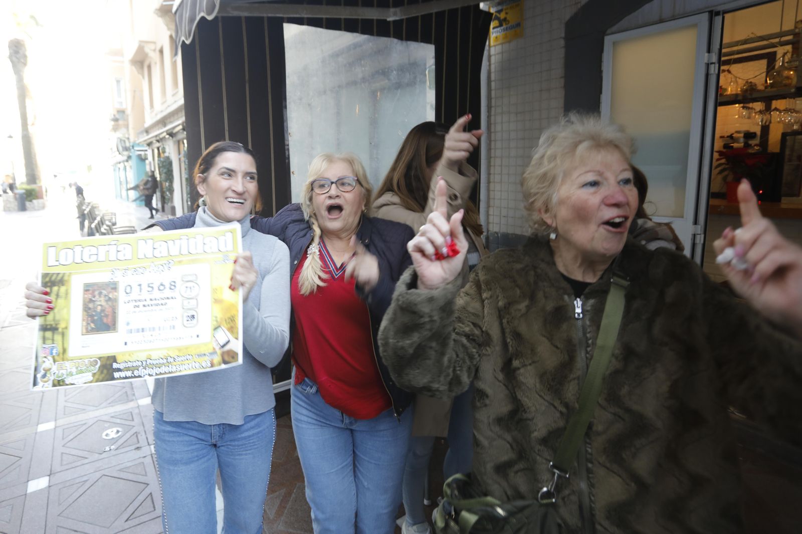 Las fotos de la alegría de los quintos premios en La Línea de la Concepción