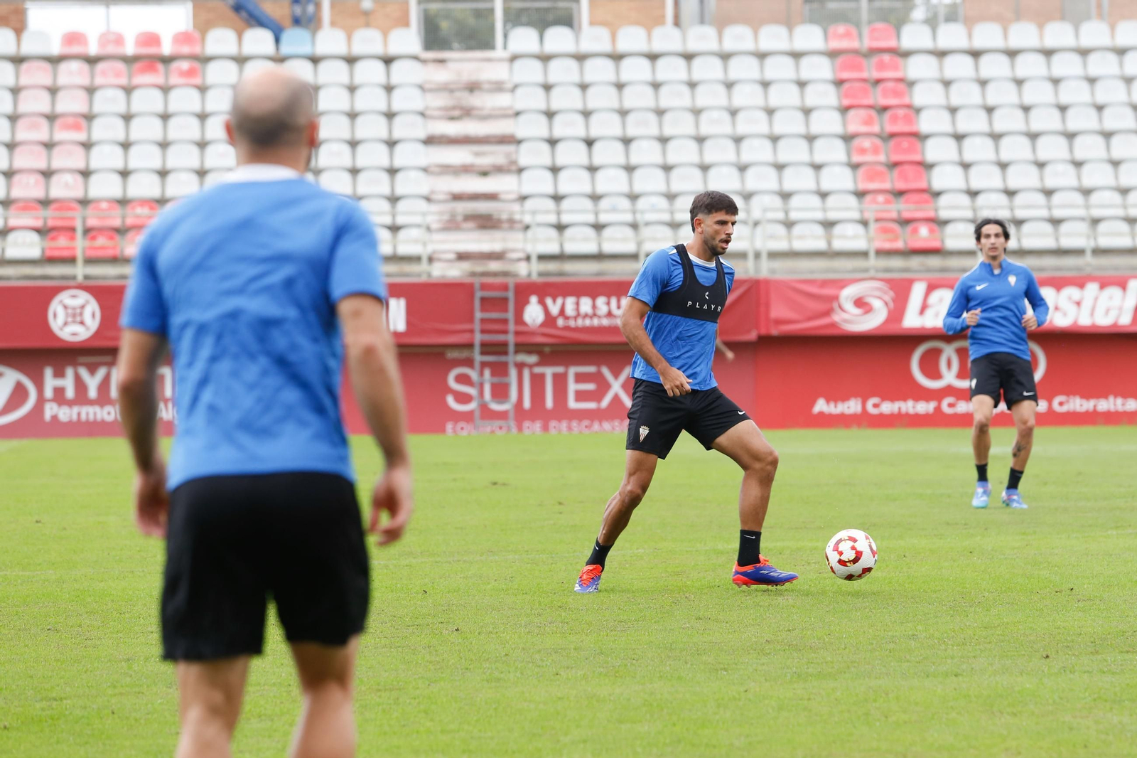 El entrenamiento del Algeciras CF antes de la visita al Recreativo de Huelva