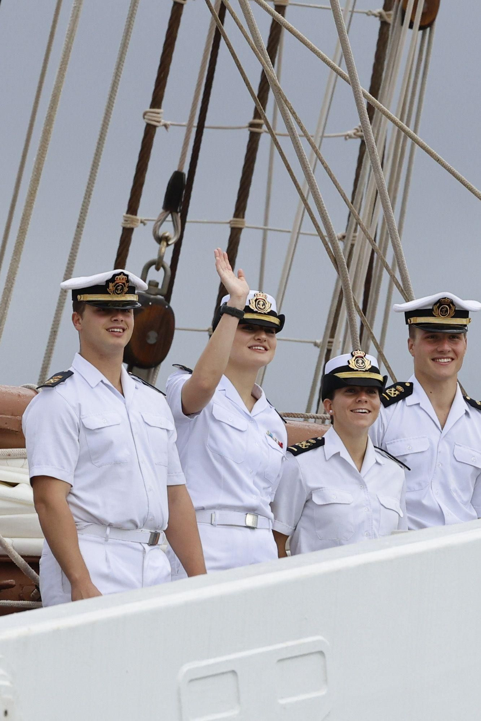 Las imágenes del rencuentro de la reina Letizia y la Princesa Leonor en el atraque del 'Elcano' en Panamá