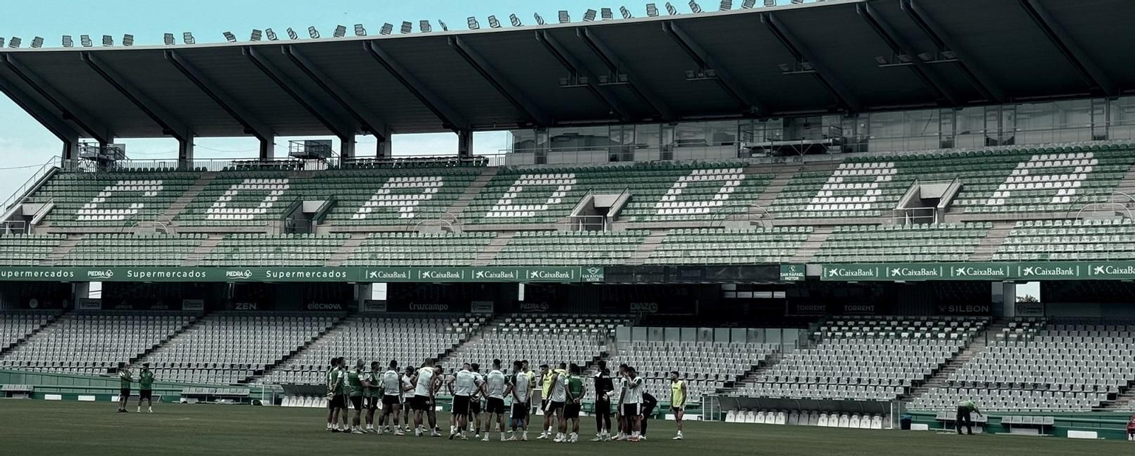 Los jugadores del Córdoba, durante un entrenamiento en El Arcángel.