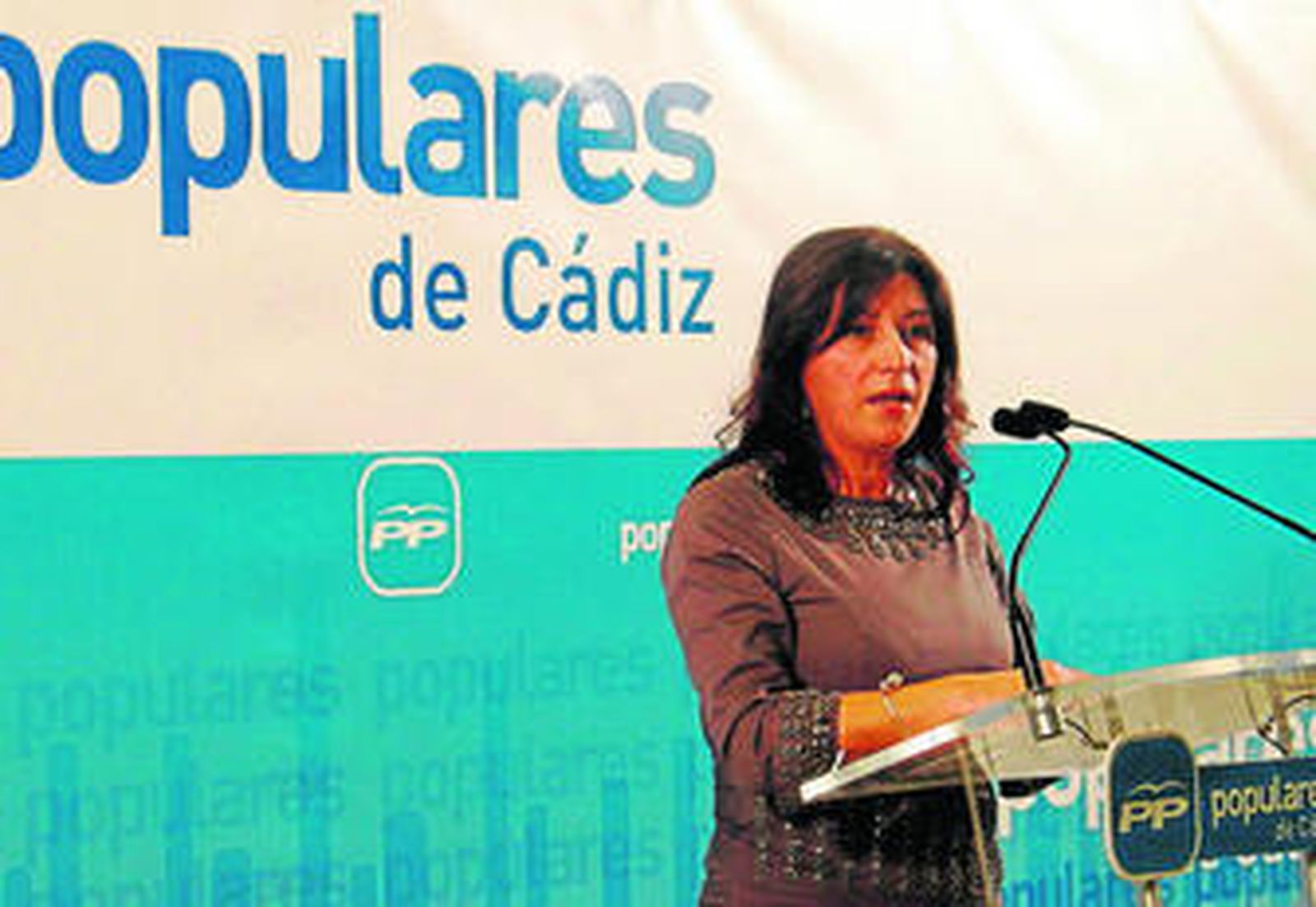La nueva presidenta del PP interviene en la clausura del congreso local, en Arcos.