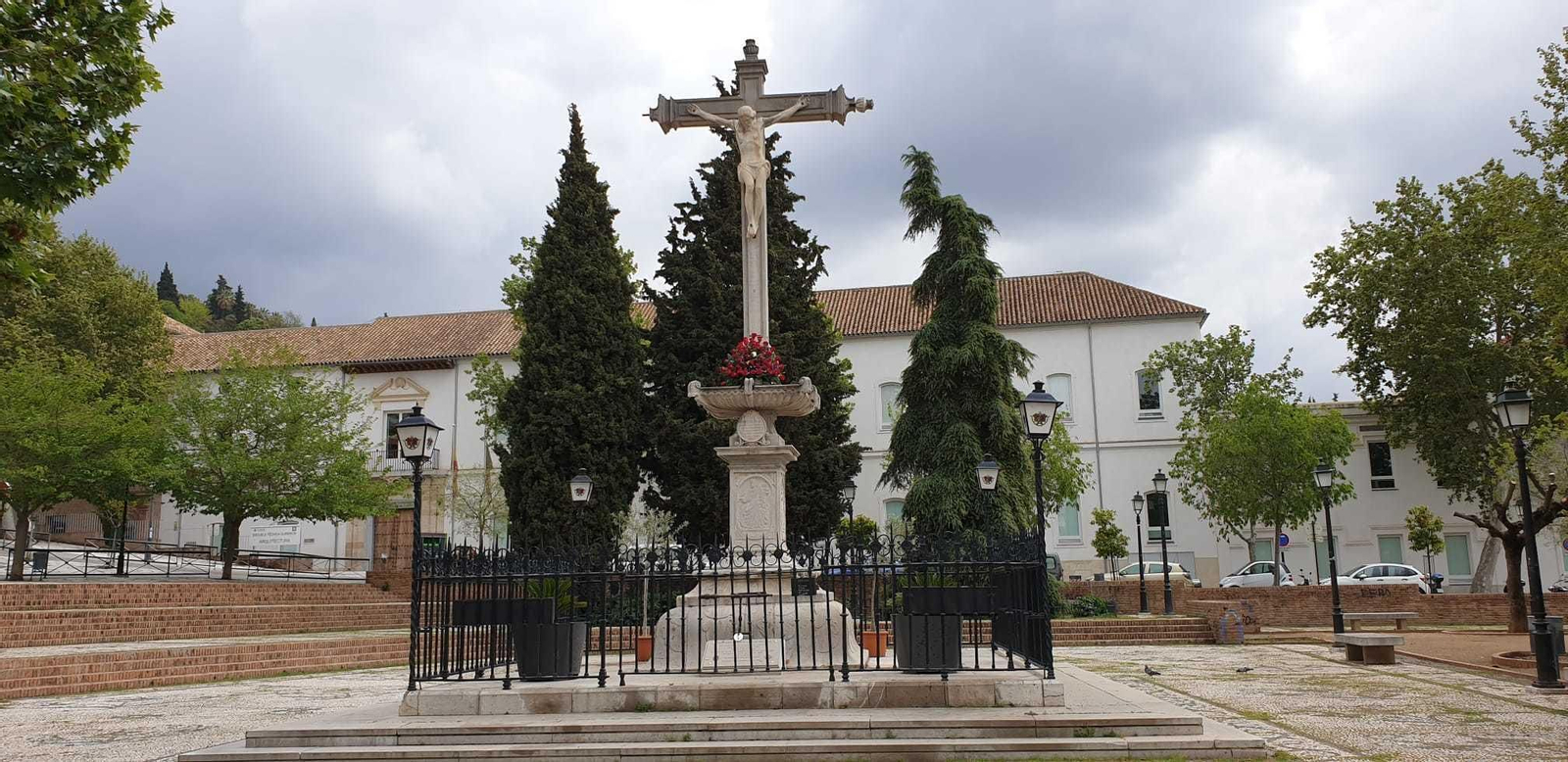 Cristo muere solo a las tres de la tarde en el Campo del Príncipe Cristo muere solo a las tres de la tarde en el Campo del Príncipe