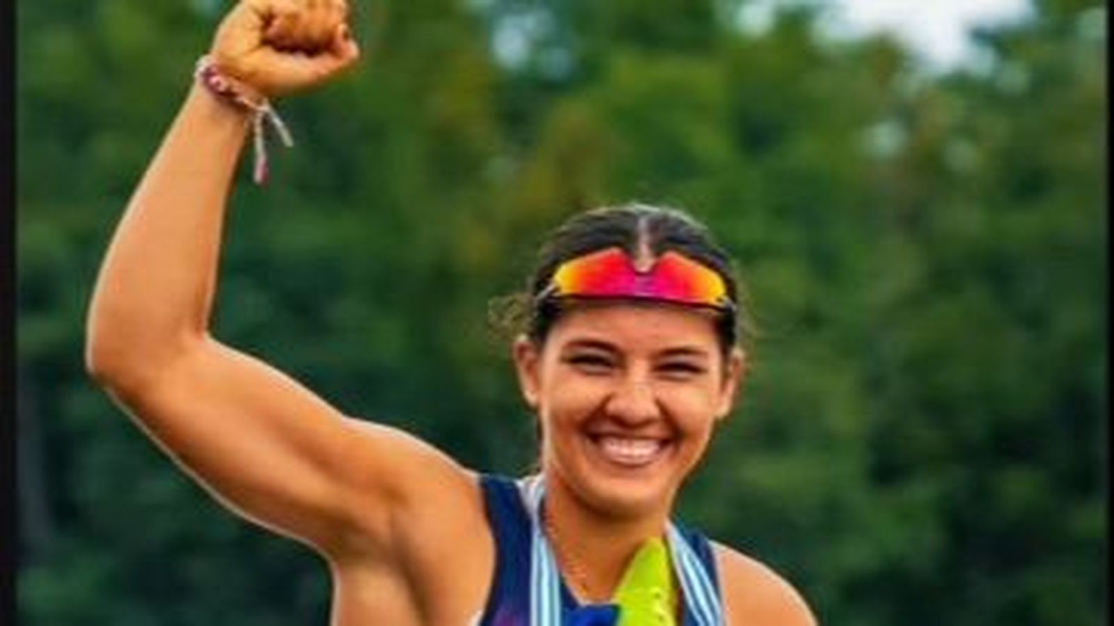 La remera internacional Esther Fuerte (Club de Remo Linense)