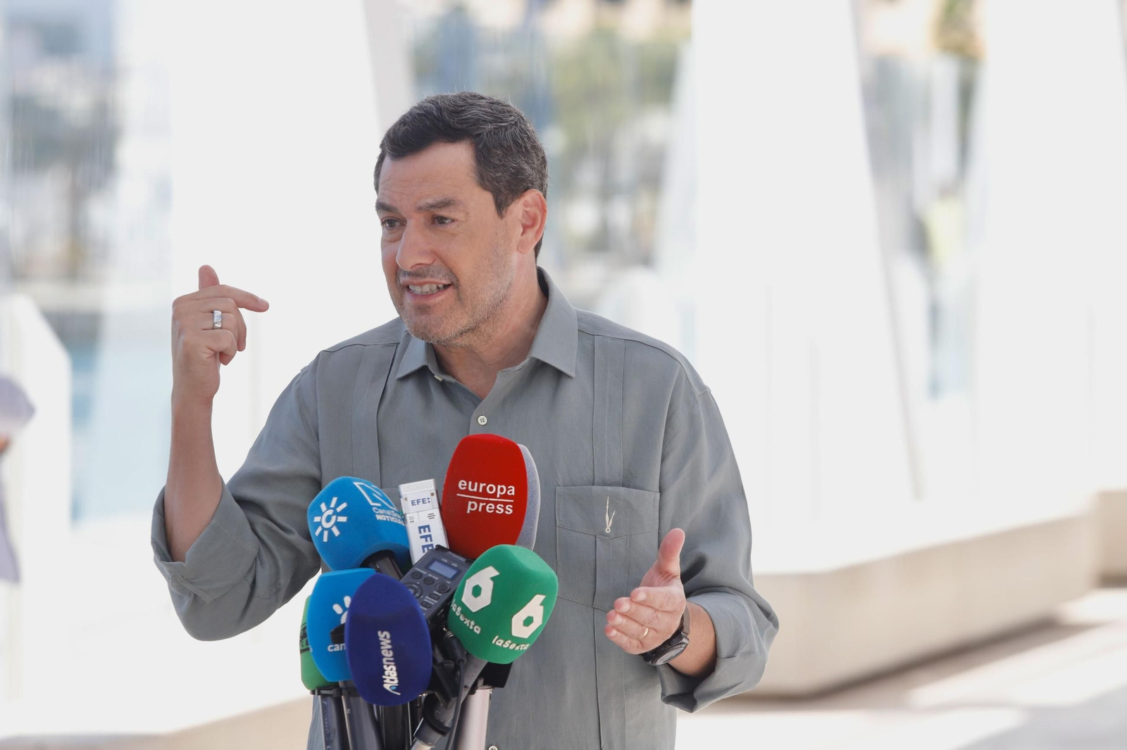 Juanma Moreno, presidente de la Junta de Andalucía, en su reaparición en Málaga.