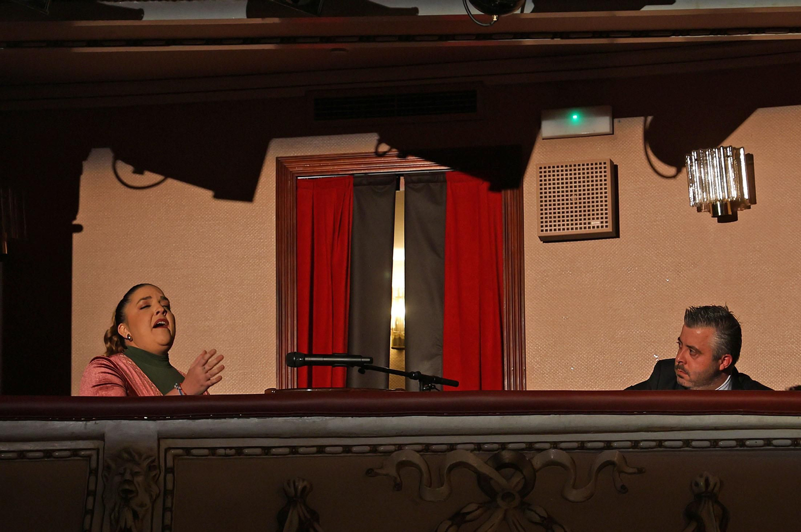 Pepelu Bonaño pregona a San Sebastián en el Gran Teatro de Huelva, en imágenes