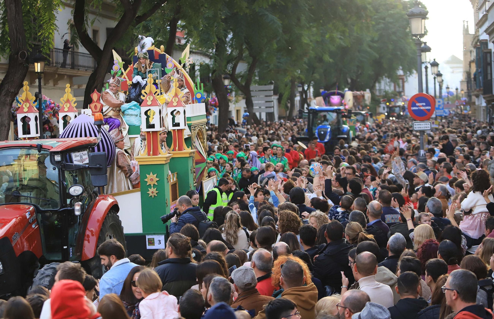 Imágenes de la Cabalgata de los Reyes Magos de Jerez 2025