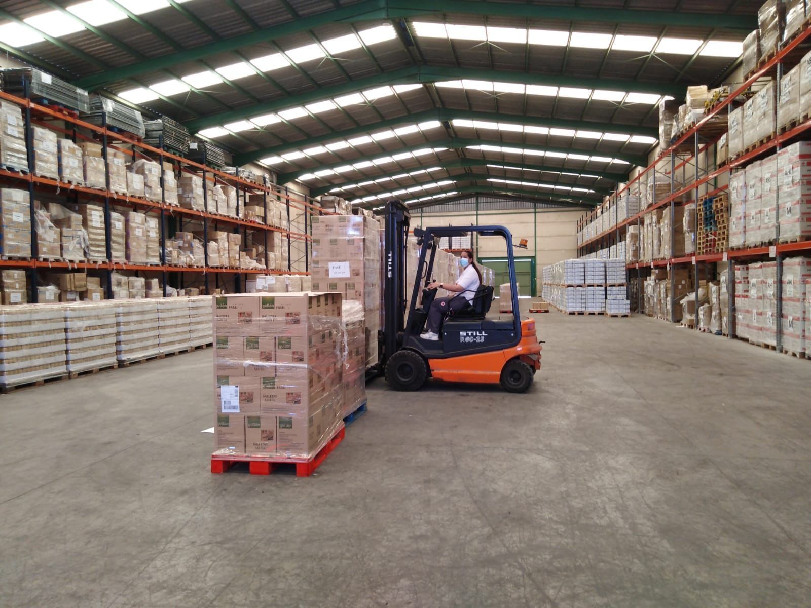 Cruz Roja Almería distribuye 373.290 kilos de alimentos a 21.847 personas vulnerables en la provincia