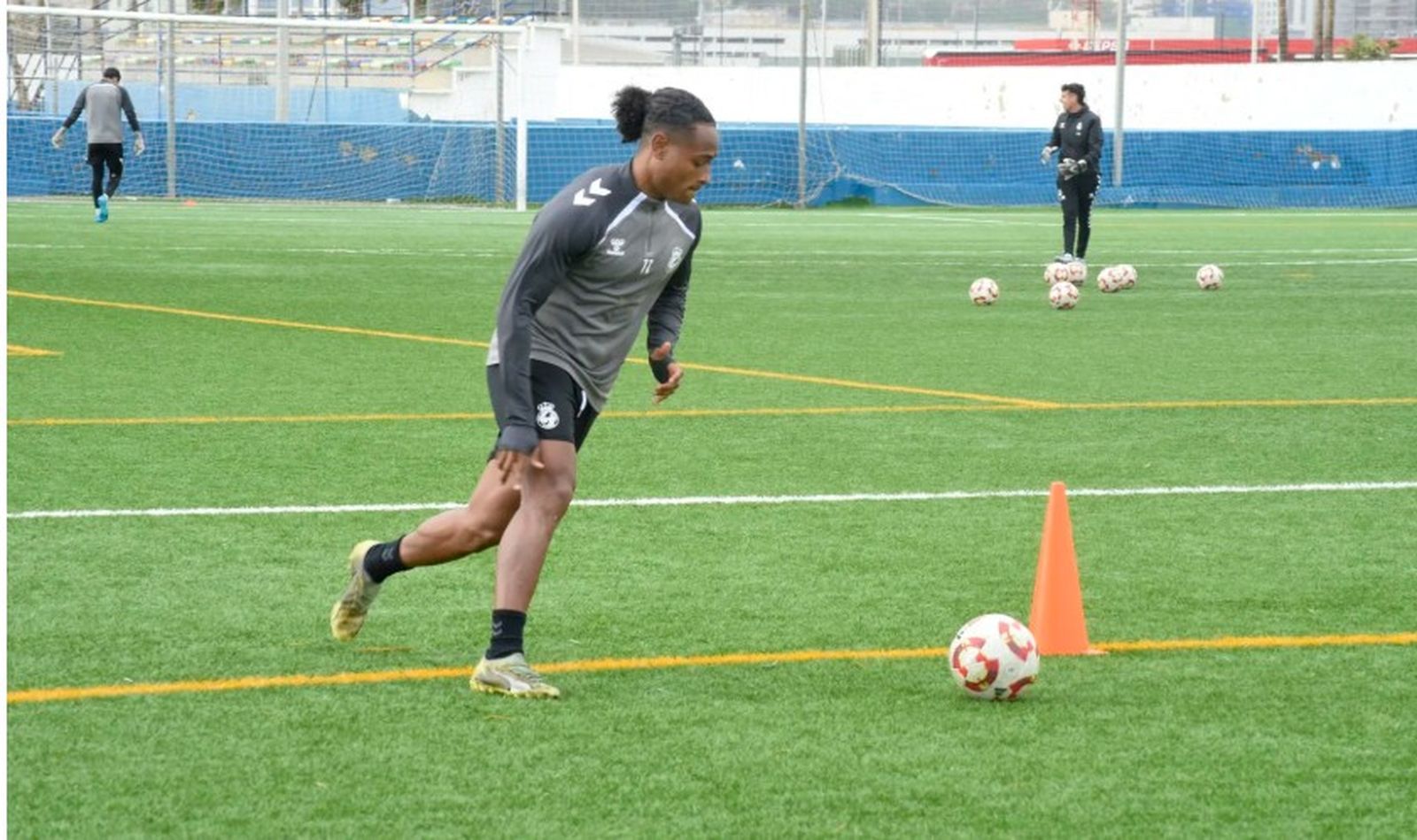 Joanet López, que entra en su primera convocatoria con la Balona