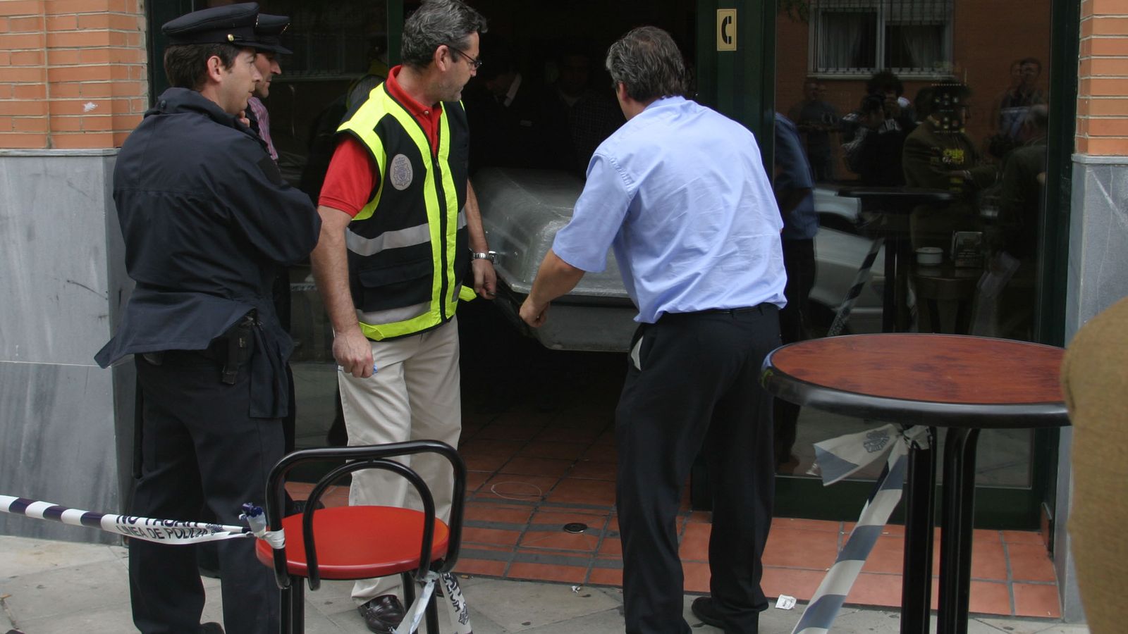 Retirada del cadáver.