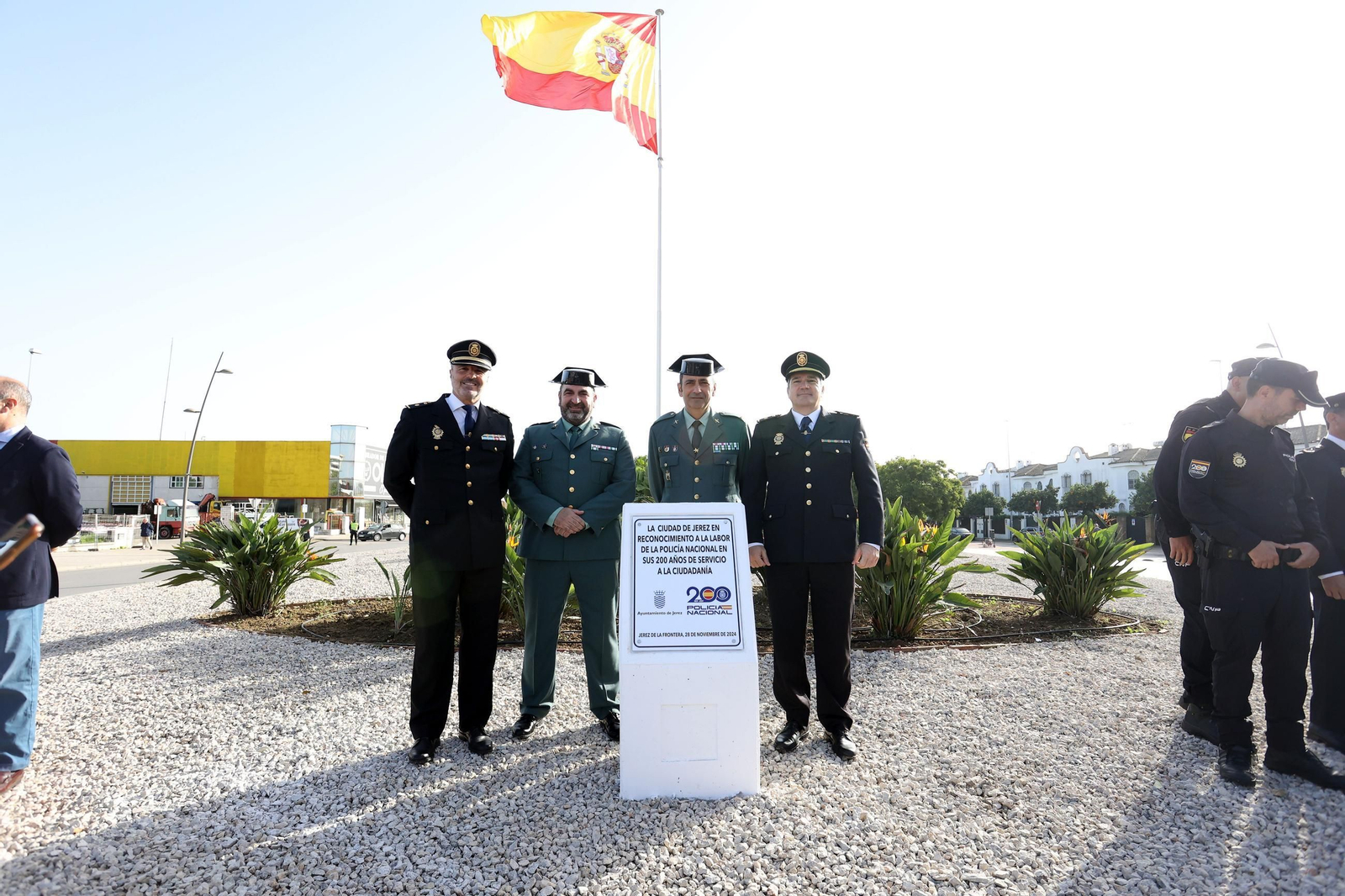 Imágenes de la inauguración de la rotonda de la Policía Nacional en Jerez