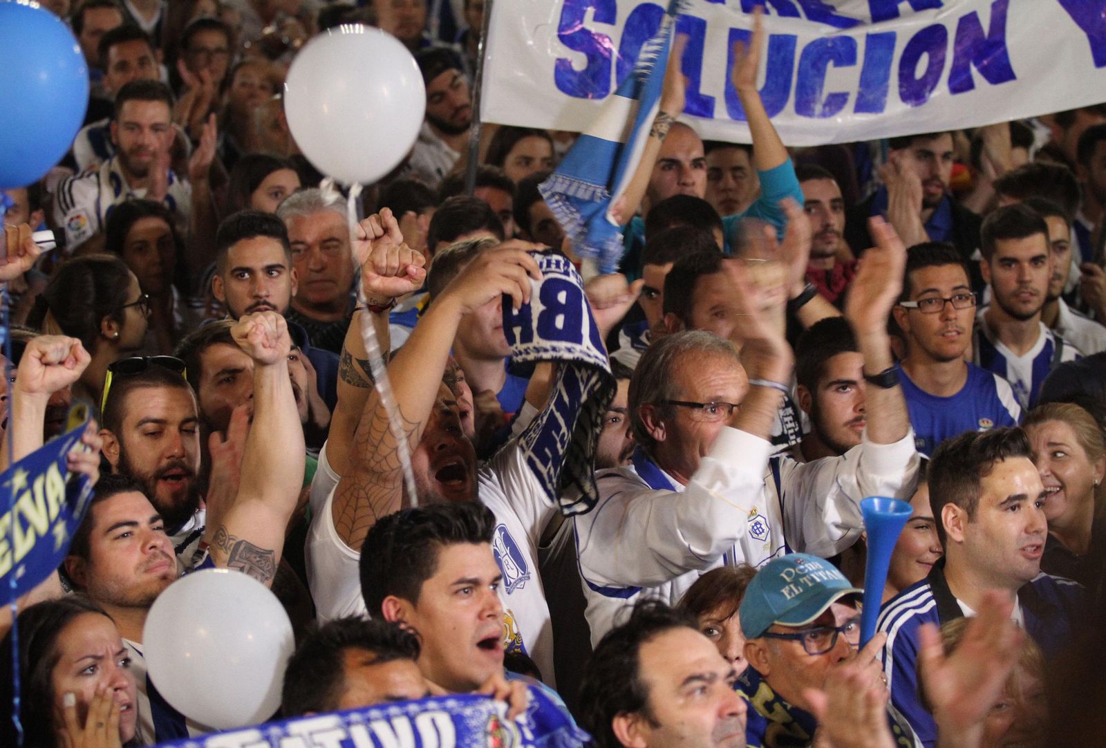 Las imágenes de cuando Huelva se echó a la calle por su Recre