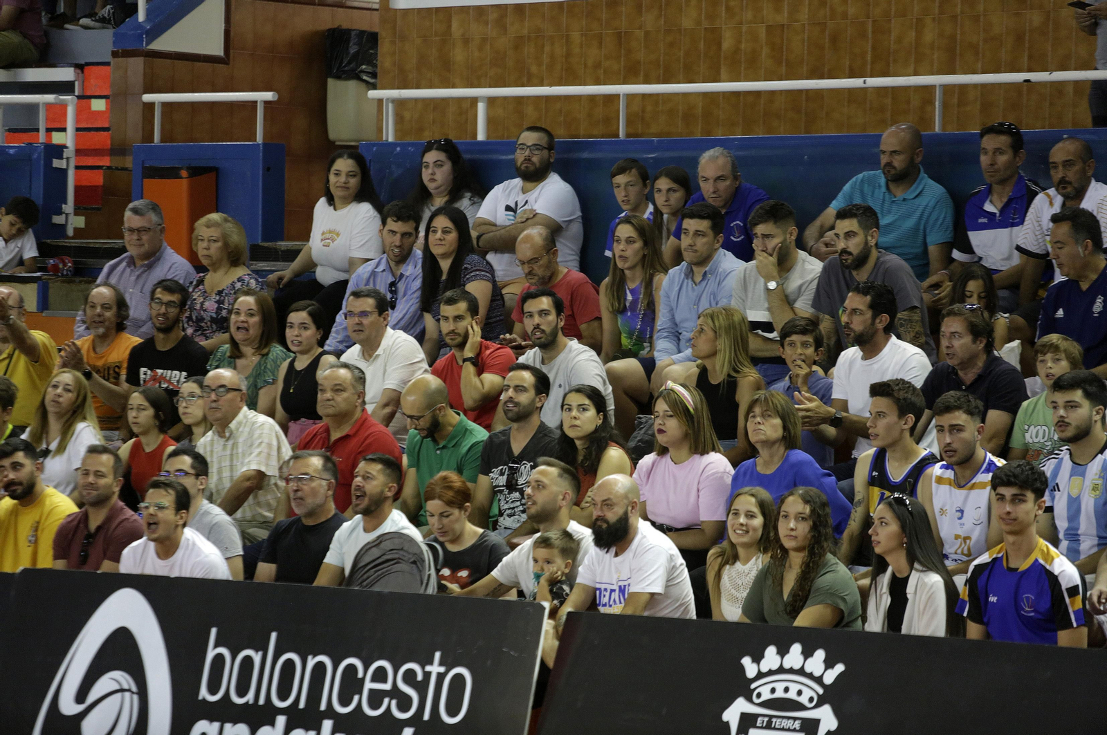 Imágenes del UE Mataró-Huelva Comercio en el Andrés Estrada