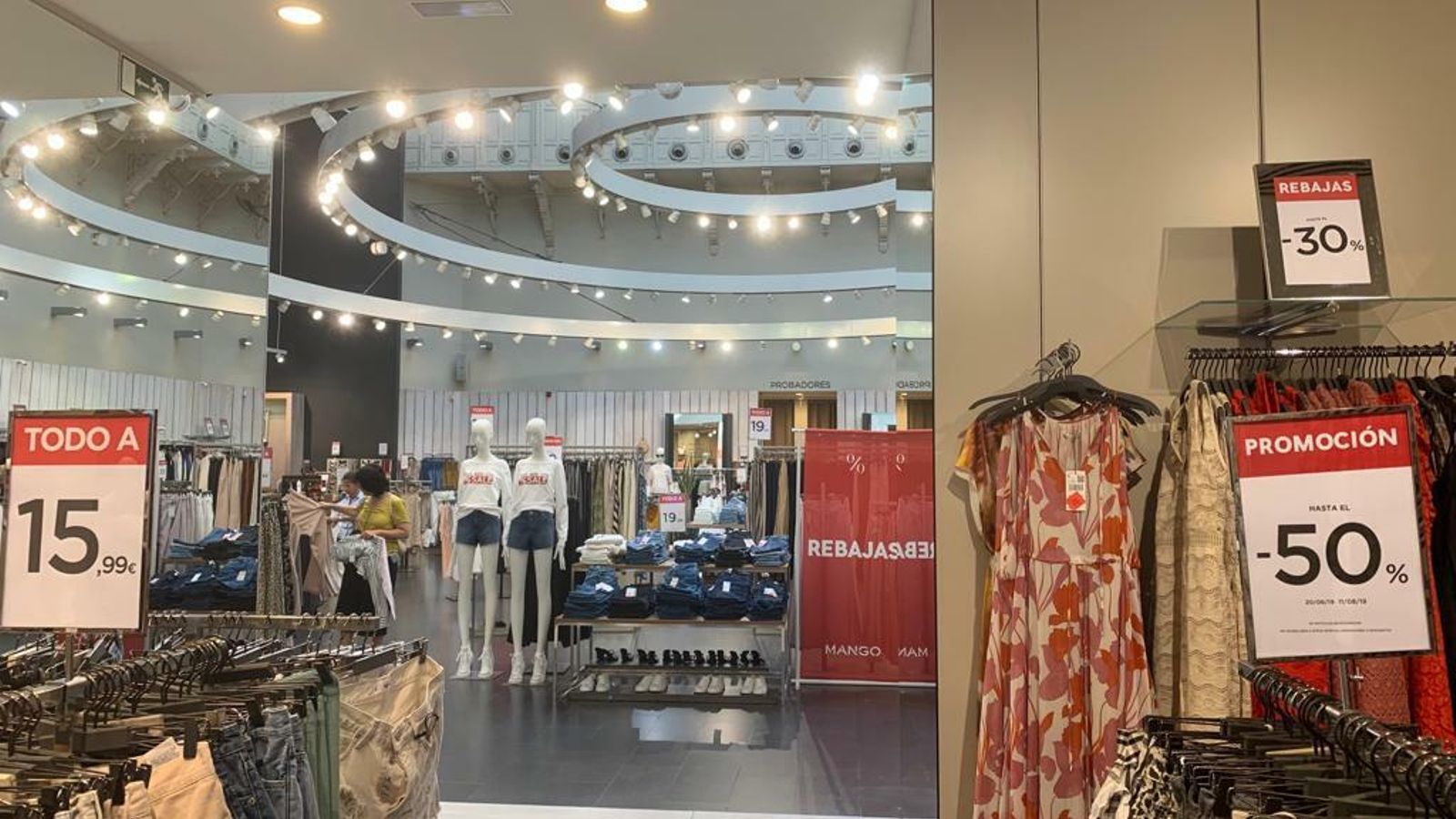 Las rebajas en tiendas físicas empiezan el viernes 28 de junio