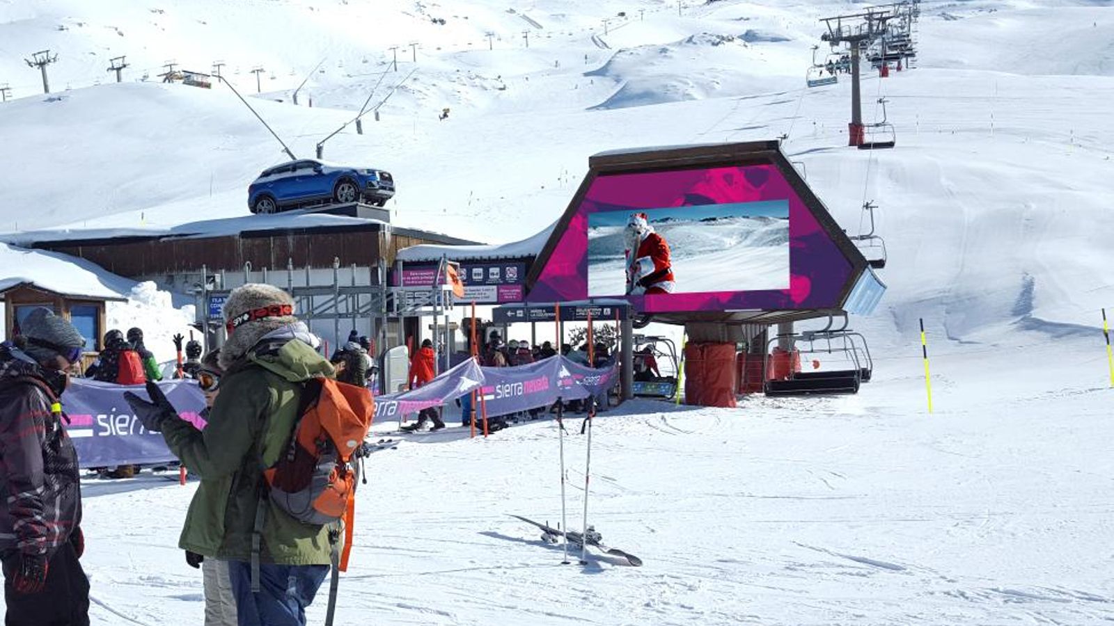 Boceto de la pantalla Movistar en el TS Veleta