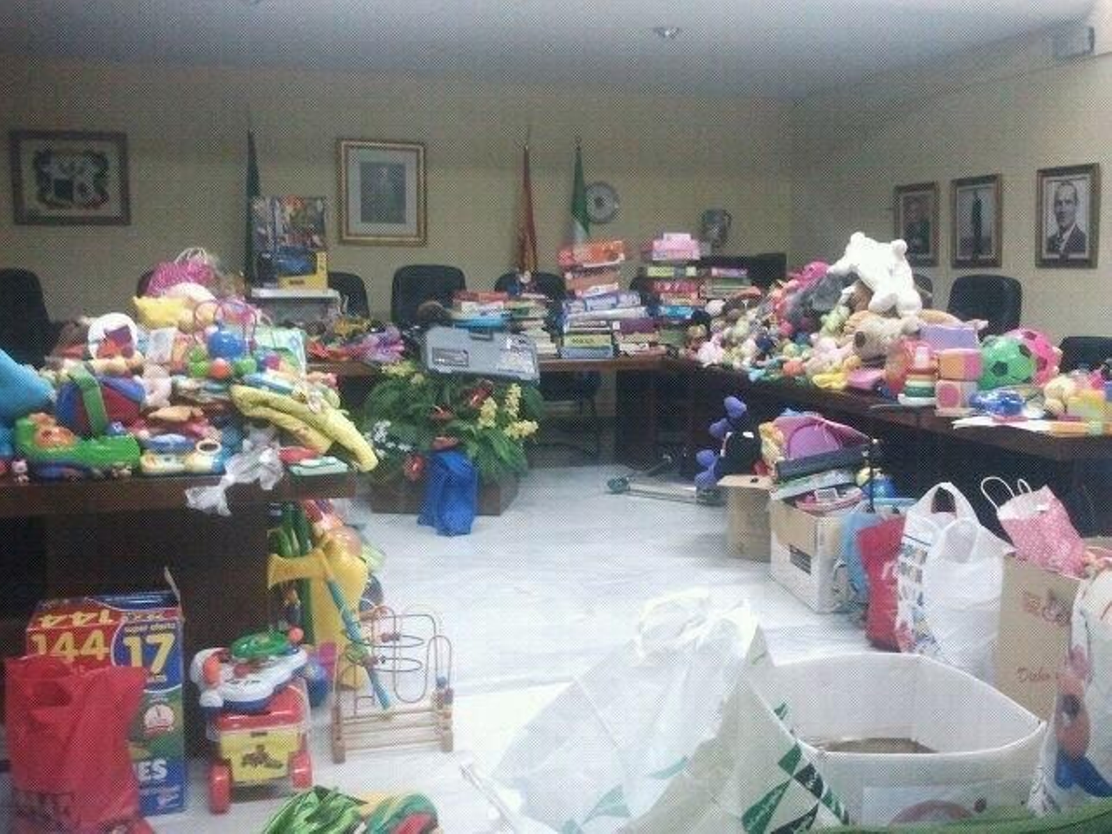 La provincia de Granada se moviliza para recaudar juguetes y no dejar a ningún niño sin su juguete por Navidad