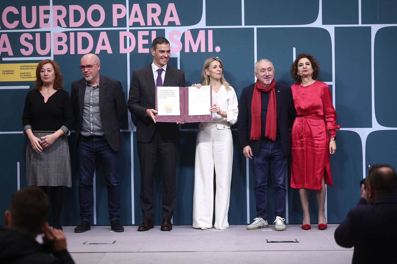 Presentación del acuerdo para subir el SMI.