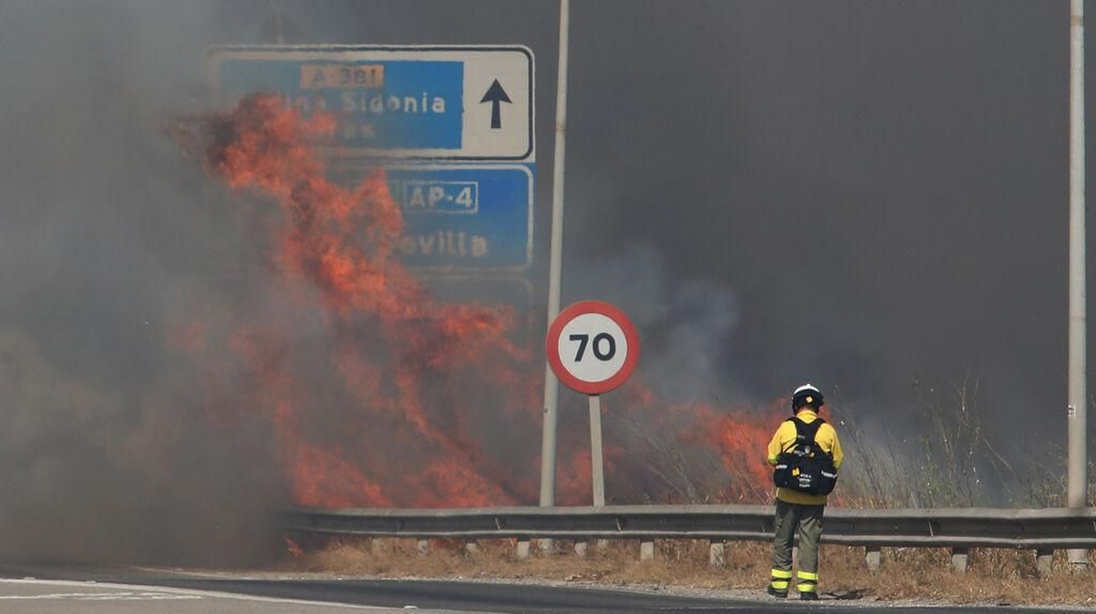 Grave incendio en la campiña de Jerez