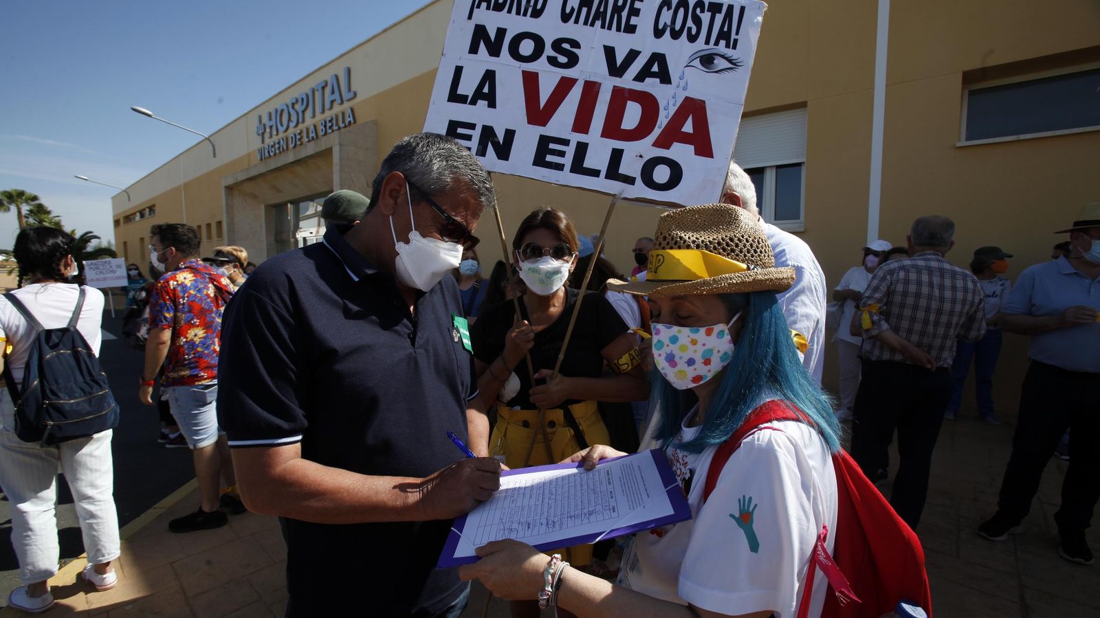 Durante la marcha se llevó a cabo una recogida de firmas