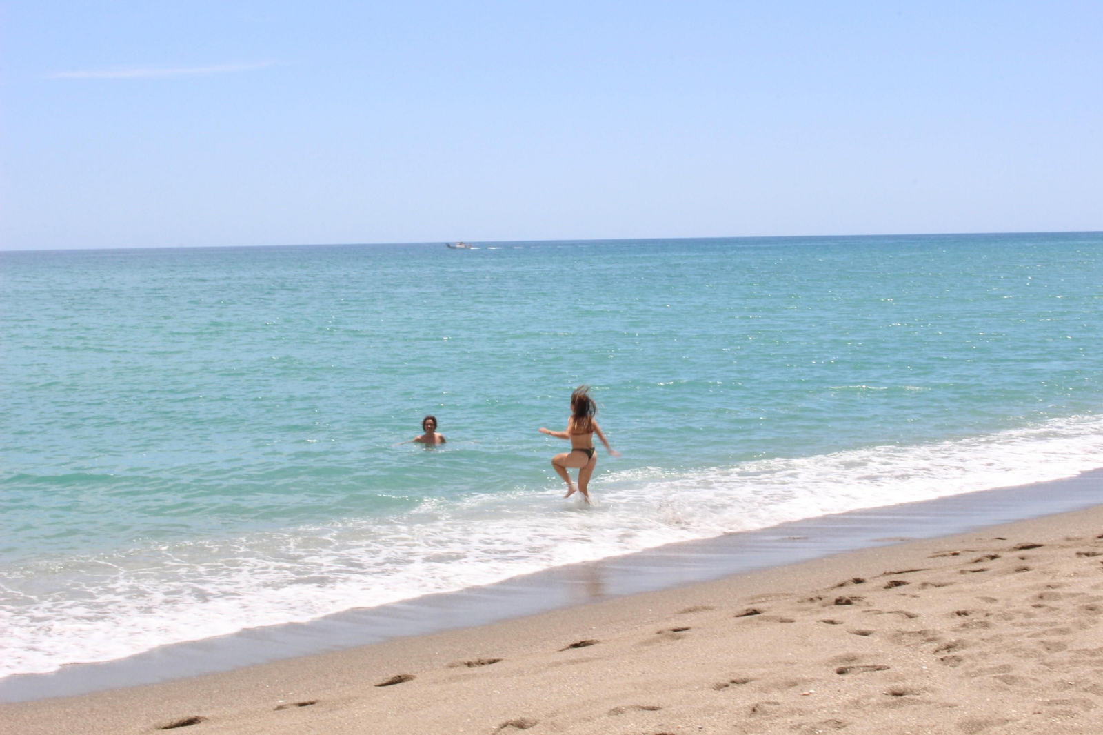 Fotos de la desescalada: Fuengirola ya disfruta del sol y la playa en la fase 2