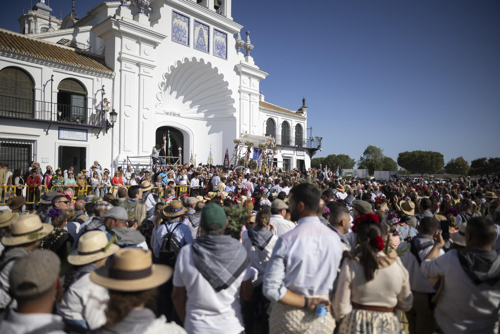 Imágenes de las primeras presentaciones de las hermandades de El Rocío 2024