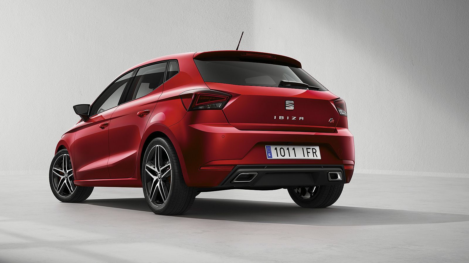 Incorpora una nueva plataforma, que le permite ganar en habitabilidad y maletero.