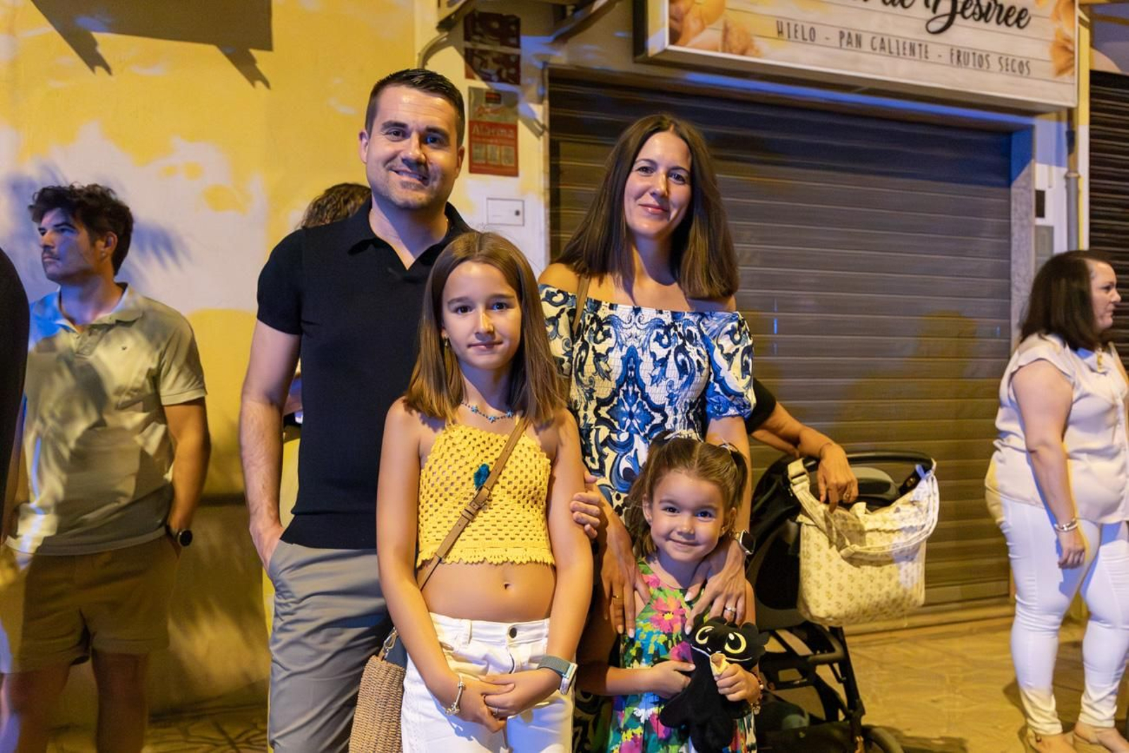 Pasacalles inaugural, fuegos artificiales e iluminación de la portada de feria y del recinto ferial de la Feria de San Bartolomé en Martos