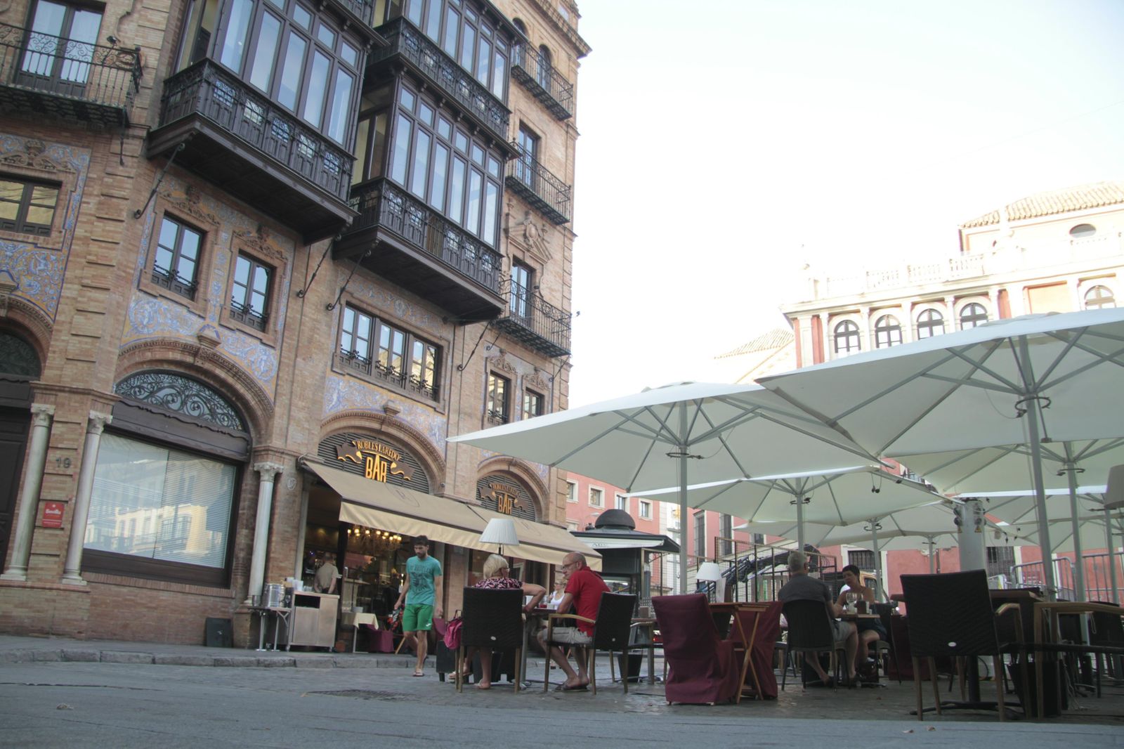 El negocio Robles Laredo en la tarde de ayer.