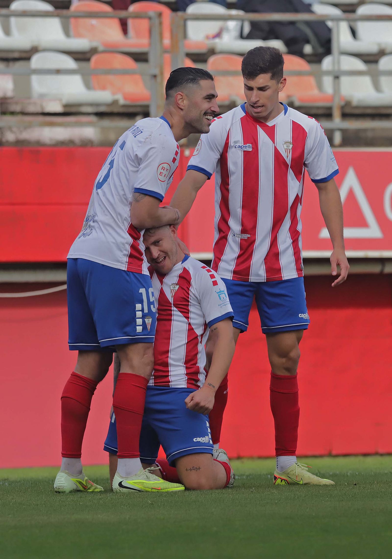 Las mejores fotos del Algeciras - Betis Deportivo de Primera Federación