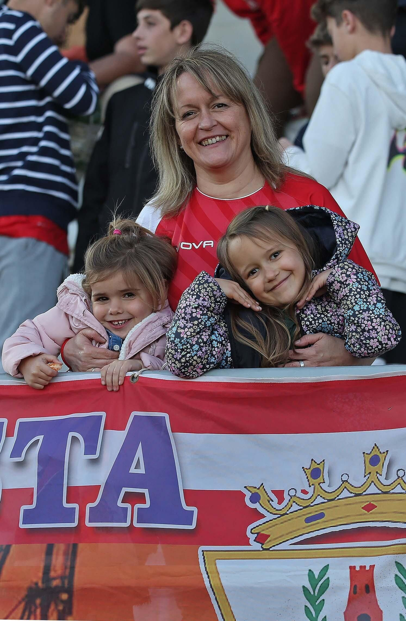 Fotos de la afición durante el Algeciras - Córdoba en el Nuevo Mirador