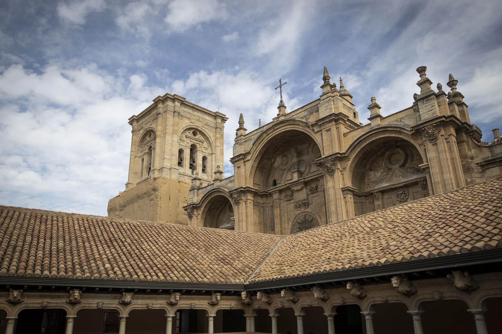 Vista de la Catedral de Granada y su torre
