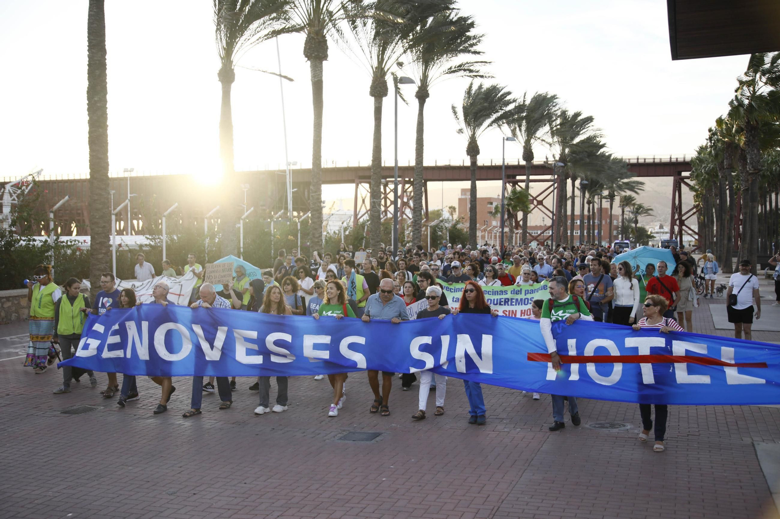 La manifestación "Genoveses sin hotel", en imágenes