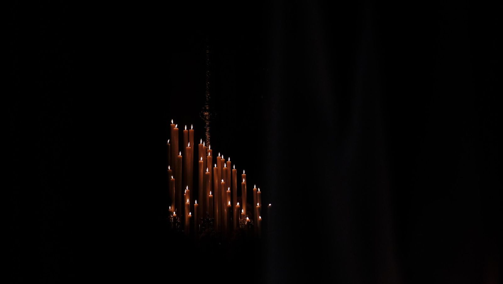 Silencio en la Semana Santa de Almería 2025