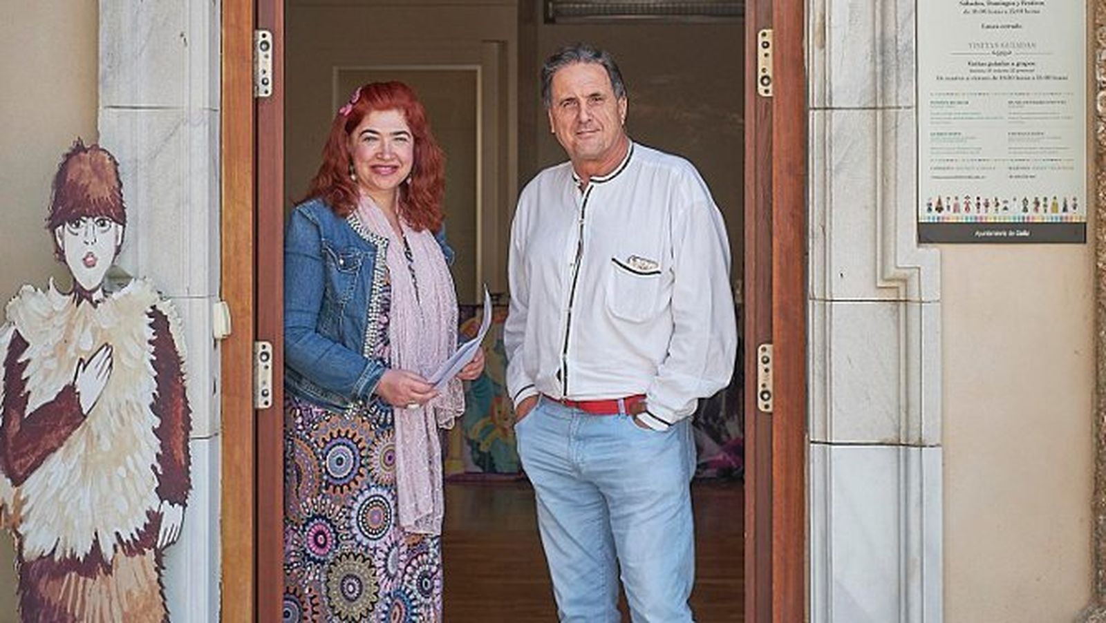 La documentalista Desirée Ortega Cerpa y el técnico Eduardo Bablé, en la nueva entrada del Museo del Títere.
