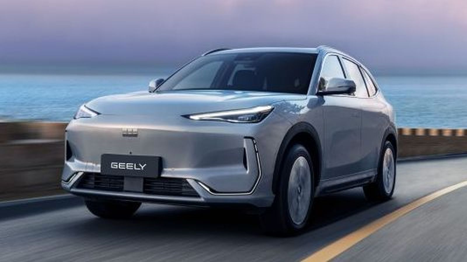 Geely desembarcará en España en primavera con dos electrificados y 50 concesionarios