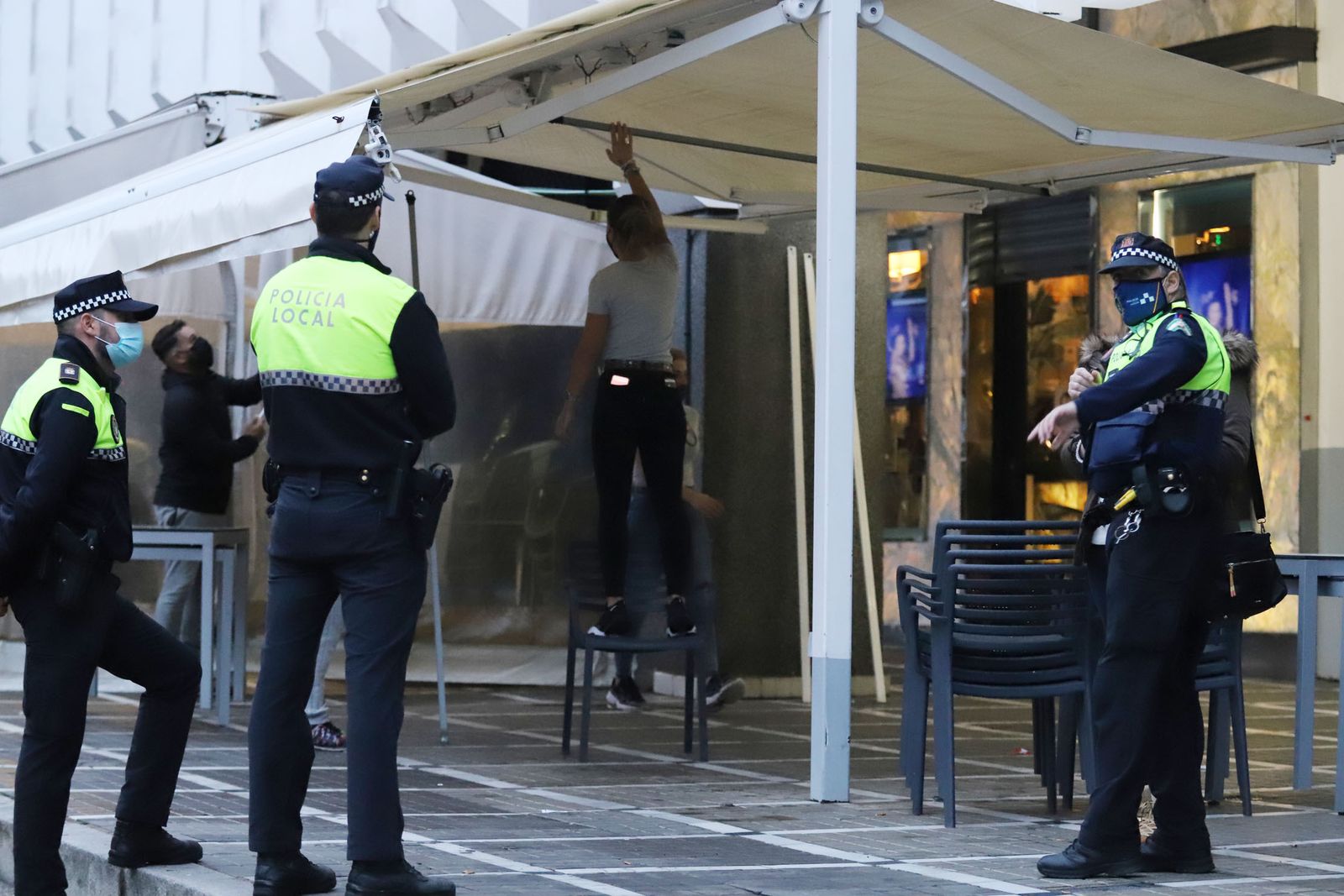 La Policía Local de Huelva controla el cumplimiento de las restricciones anti Covid