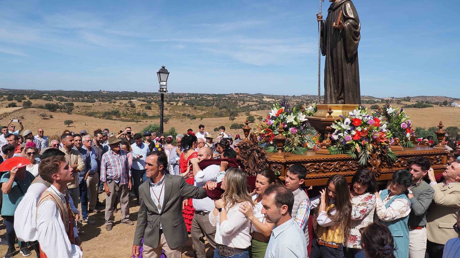 San Benito le da una vuelta a su Santuario, con el Andévalo siempre como telón de fondo
