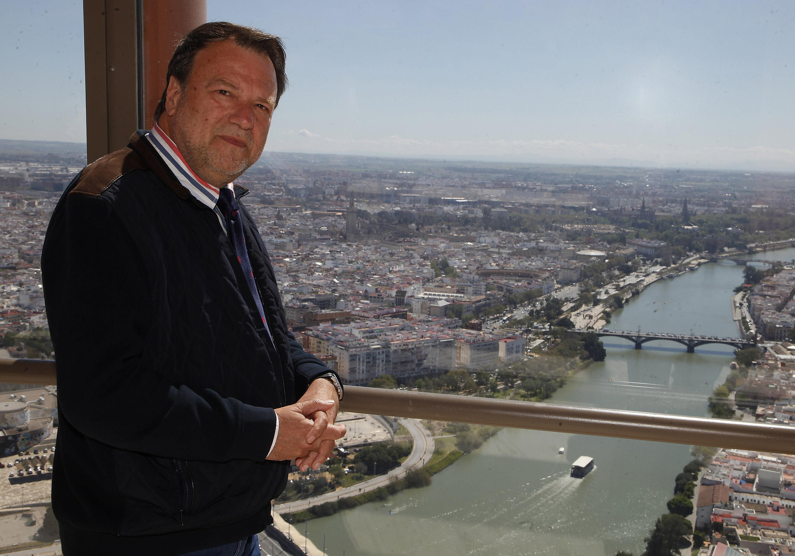 Alfredo Sánchez Monteseirín, ayer en el piso 37 de la Torre Sevilla, de la que se considera "partero".